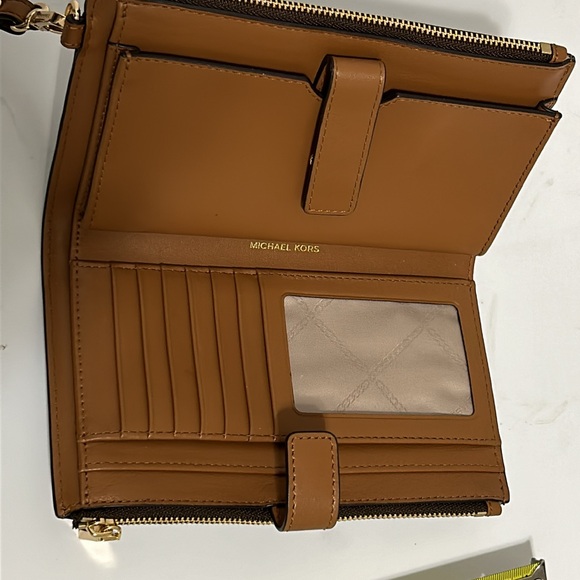 MICHAEL KORS  WALLET - Picture 5 of 10